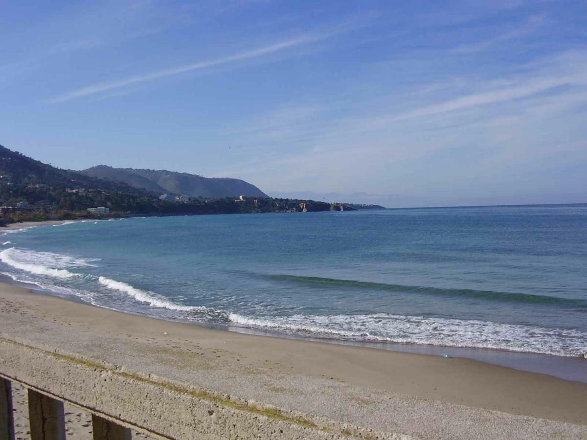 צ'פאלו Green Villa Sand Beach Center Close Sea Veiw מראה חיצוני תמונה